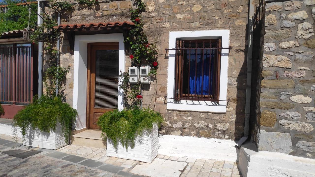 Naupactus Unique Harbor Apartment In A Stone House! Nafpaktos Bagian luar foto