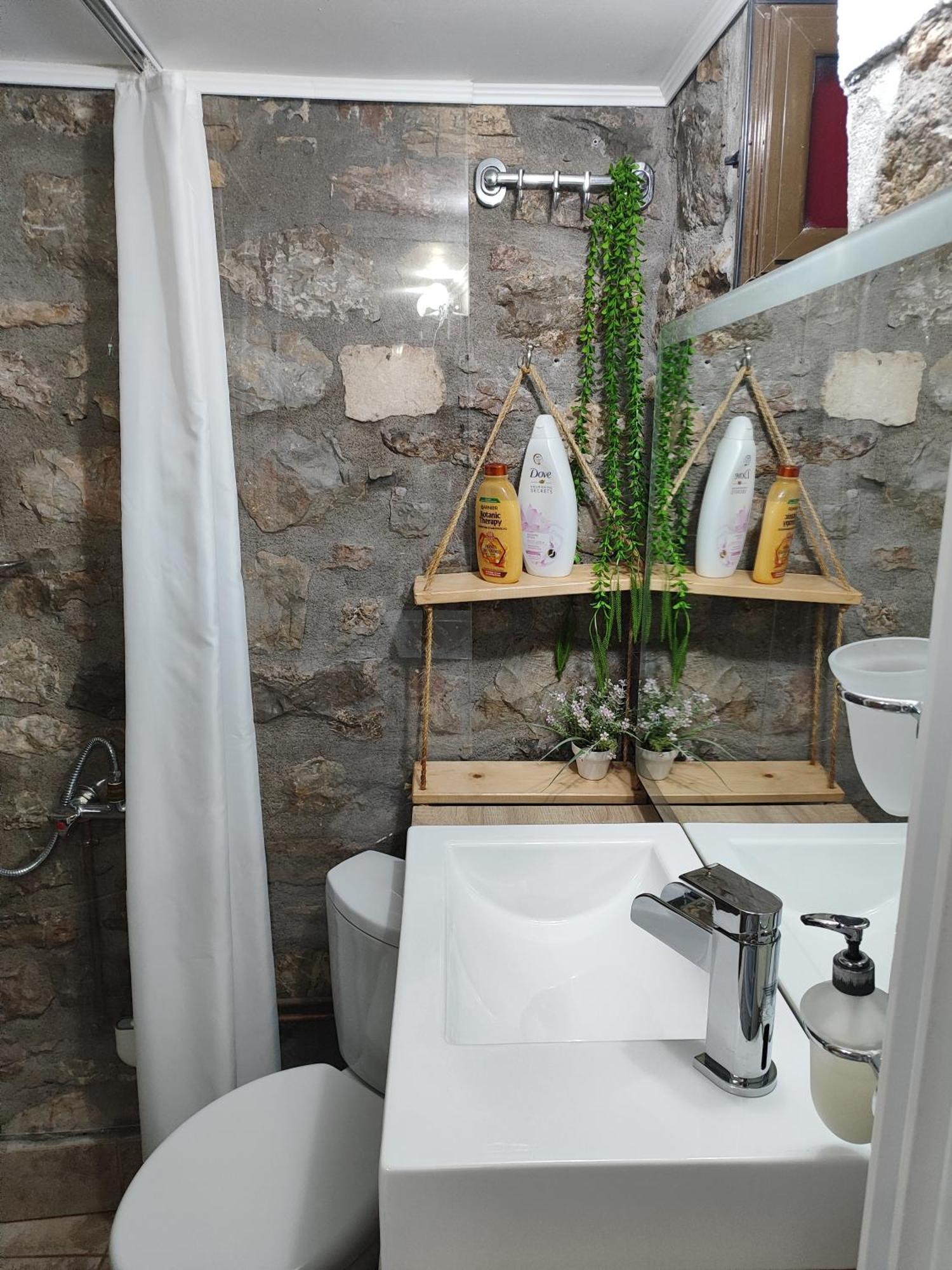 Naupactus Unique Harbor Apartment In A Stone House! Nafpaktos Bagian luar foto